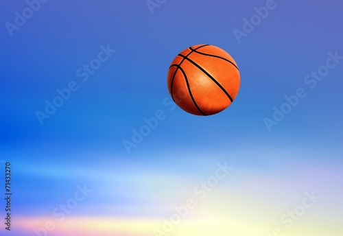Basketball under Blue Sky © razihusin