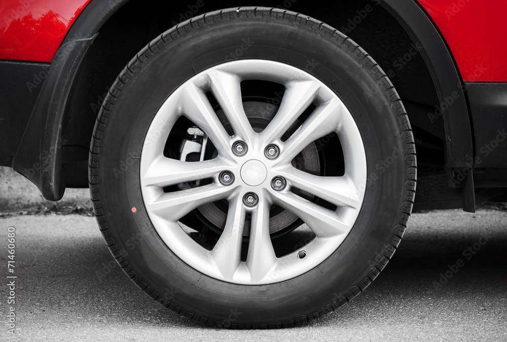 Modern automotive wheel on alloy disc