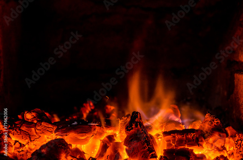Hot coals in the Fire © yuratosno