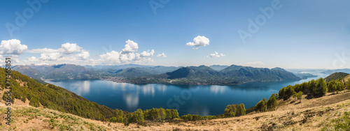 Panorama des Lgo Maggiore in Italien © kentauros