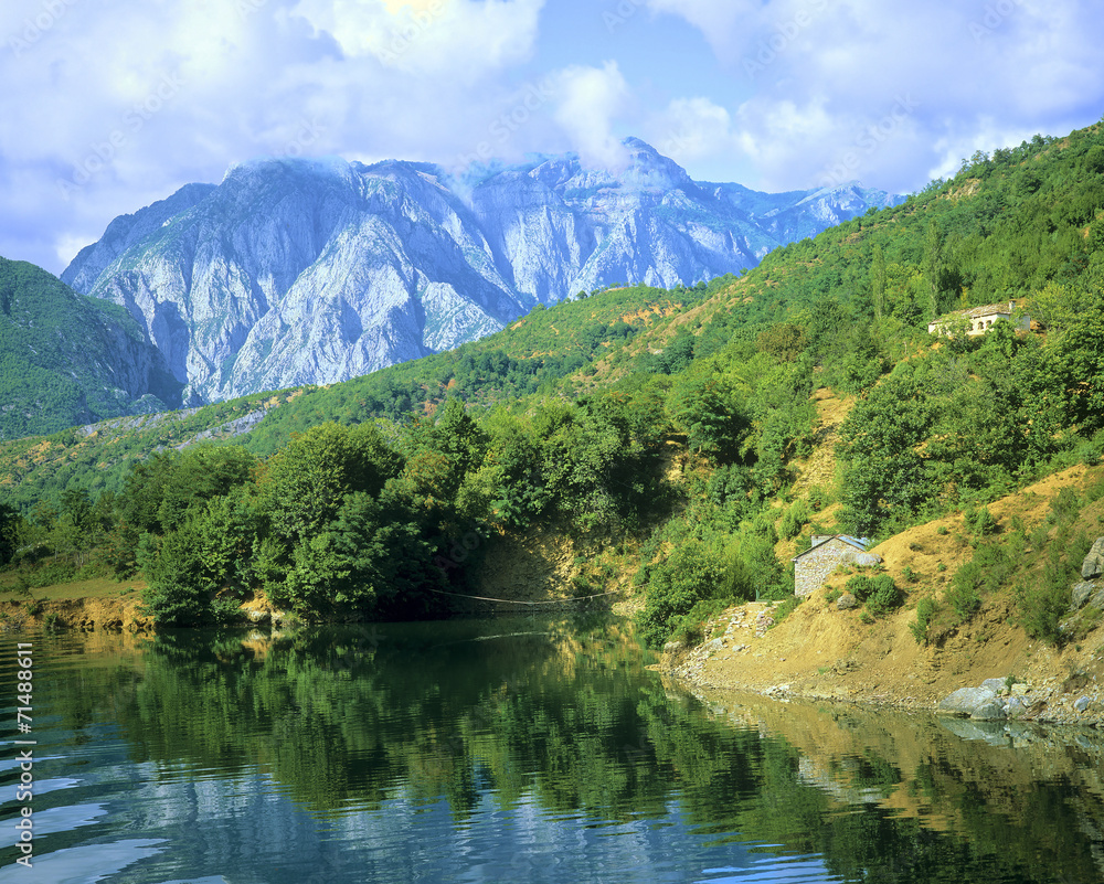 Lac de Koman, Albanie