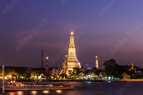 Wat Arun in Thailand © kaewphoto