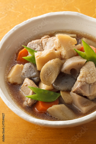 煮物　Cooking of simmered vegetable and chicken