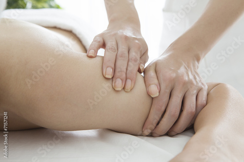Massage of the upper arm