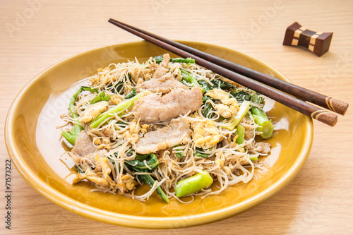 Stir fried rice noodles with pork (Pad See Eiw) photo