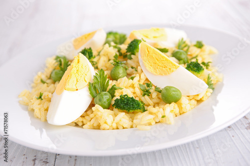 rice cooked with egg and vegetables