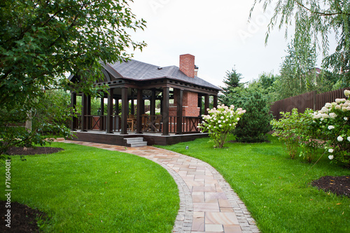 Патио в саду / Garden patio