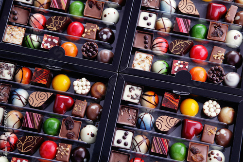 Slika na platnu pralines for you
