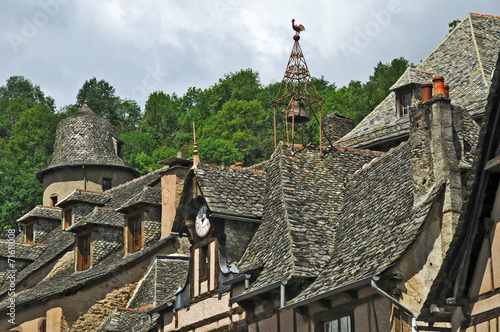 Il villaggio di Conques, Aveyron - Francia photo