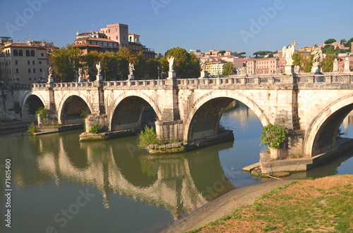 Malowniczy widok na most Świętego Anioła  w Rzymie, Włochy   #71615400