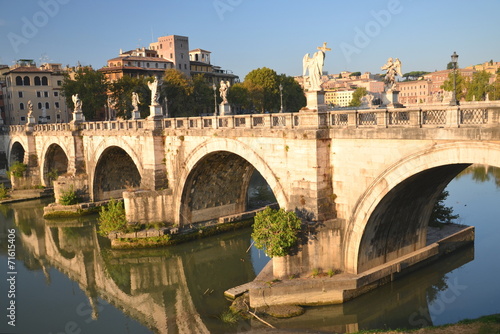 Malowniczy widok na most Świętego Anioła  w Rzymie, Włochy   #71615406
