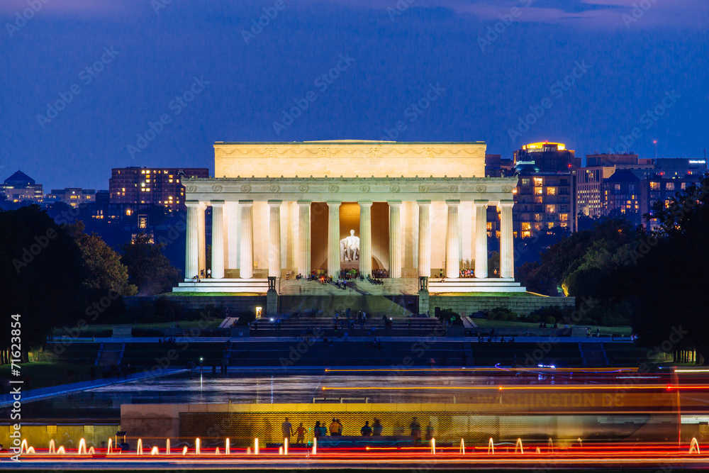 Obraz premium Lincoln Memorial at night, Washington DC.