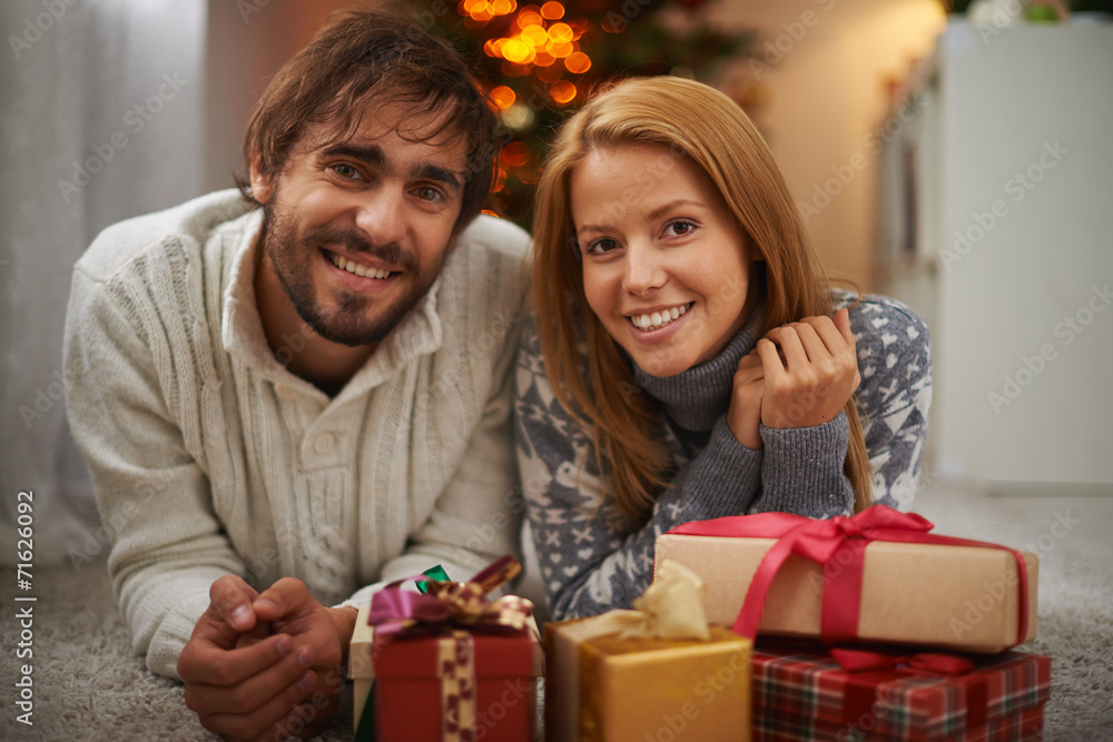 Dates with presents Dates with presents