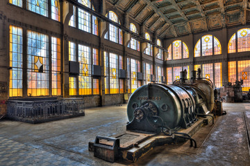 Tableau sur plexiglas Vieux bâtiments abandonnés Old style power. HDR-high dynamic range  © fotorince