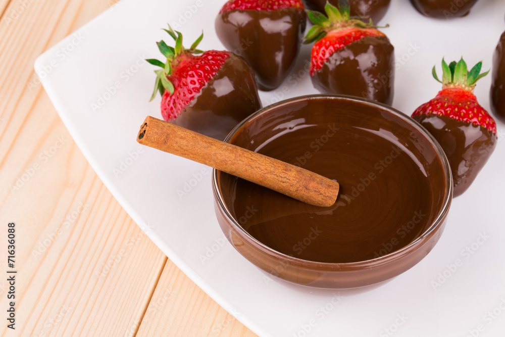 Strawberries in chocolate with cinnamon Strawberries in chocolate with cinnamon