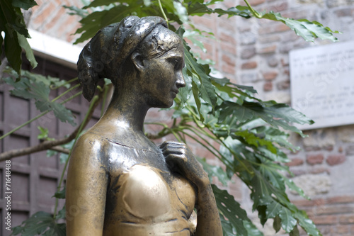 Photos Statue von Julia, Verona, Brust berühren und sich was wünschen
