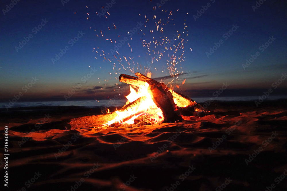Fototapeta premium Campfire ready for marshmallows