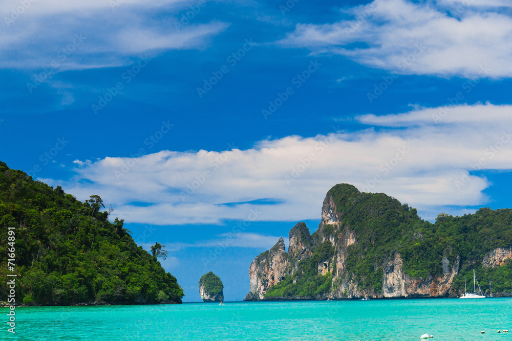 Fototapeta premium Idyllic Island Tranquil Bay