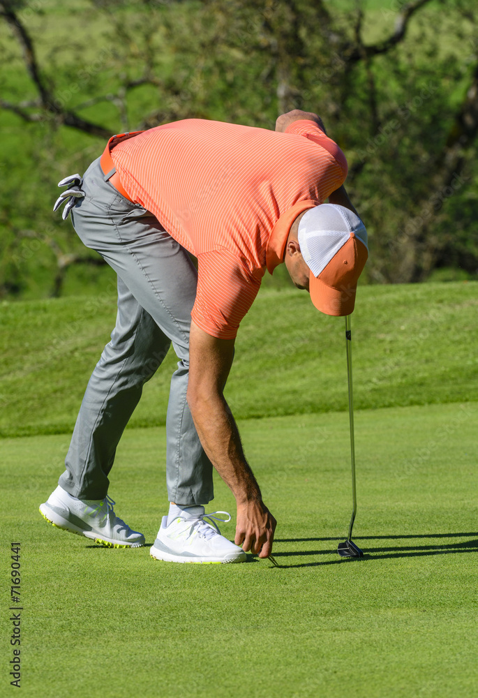 Obraz premium Platzpflege mit der Pitchgabel