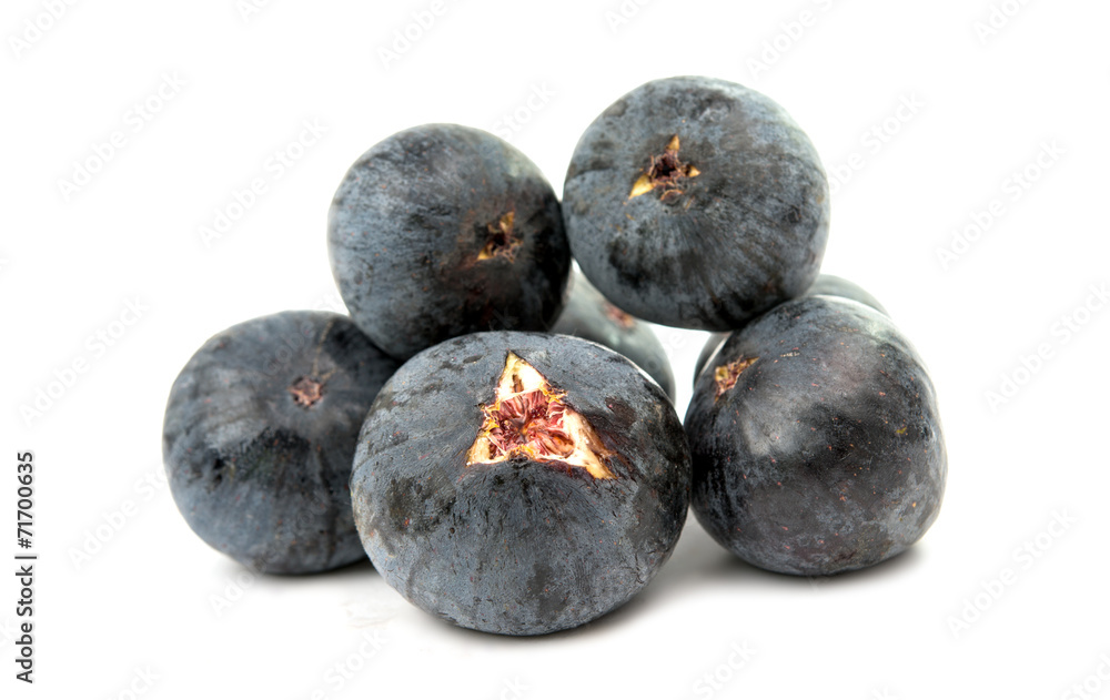 Obraz premium fresh figs isolated