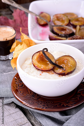 rice pudding with caramel vanilla plums