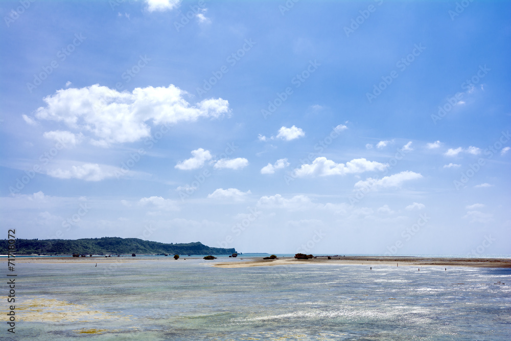 平安座島と浅瀬