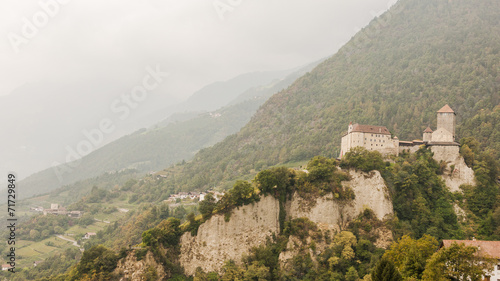Dorf Tirol, Vinschgau, Schloss Tirol, Südtirol, Herbst, Italien