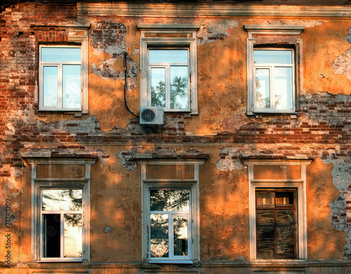 old windows with airconditioning