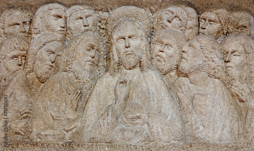 Padua - The Modern relief of the Last supper on the altar