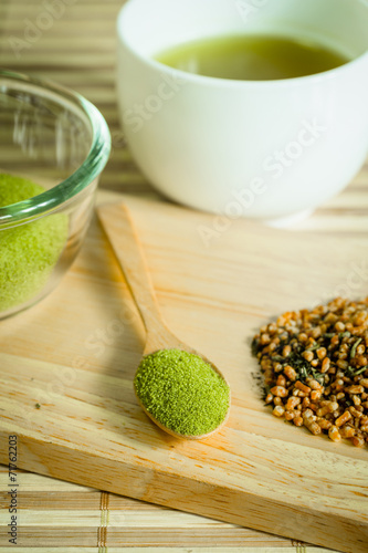 powdered green tea on bamboo napkin texture