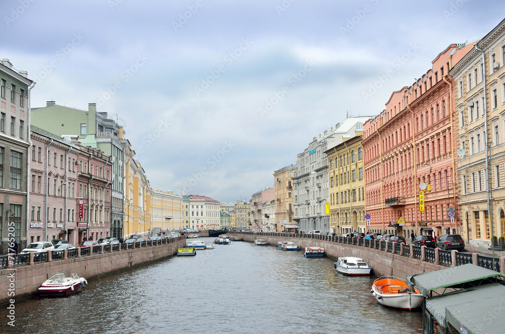 Набережная реки Мойки в Санкт-Петербурге