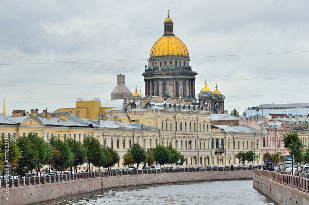 Вид на Исаакиевский собор с реки Мойки, Санкт-Петербург