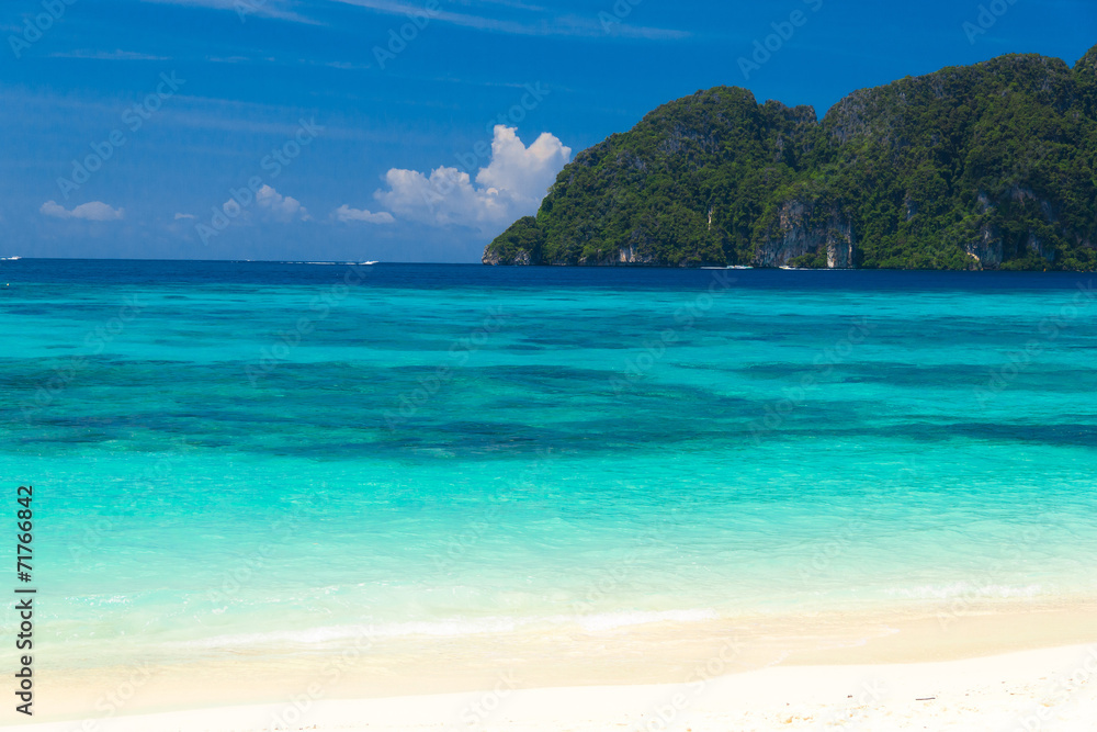 Fototapeta premium Sands of White In Paradise Found