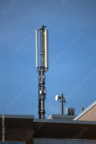 Tapety artystyczne Handymast und Richtfunkantenne
