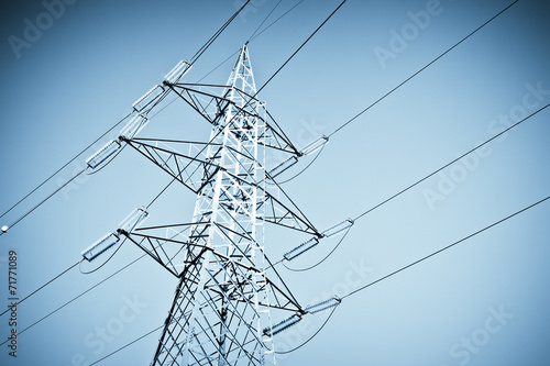 High voltage power pylon