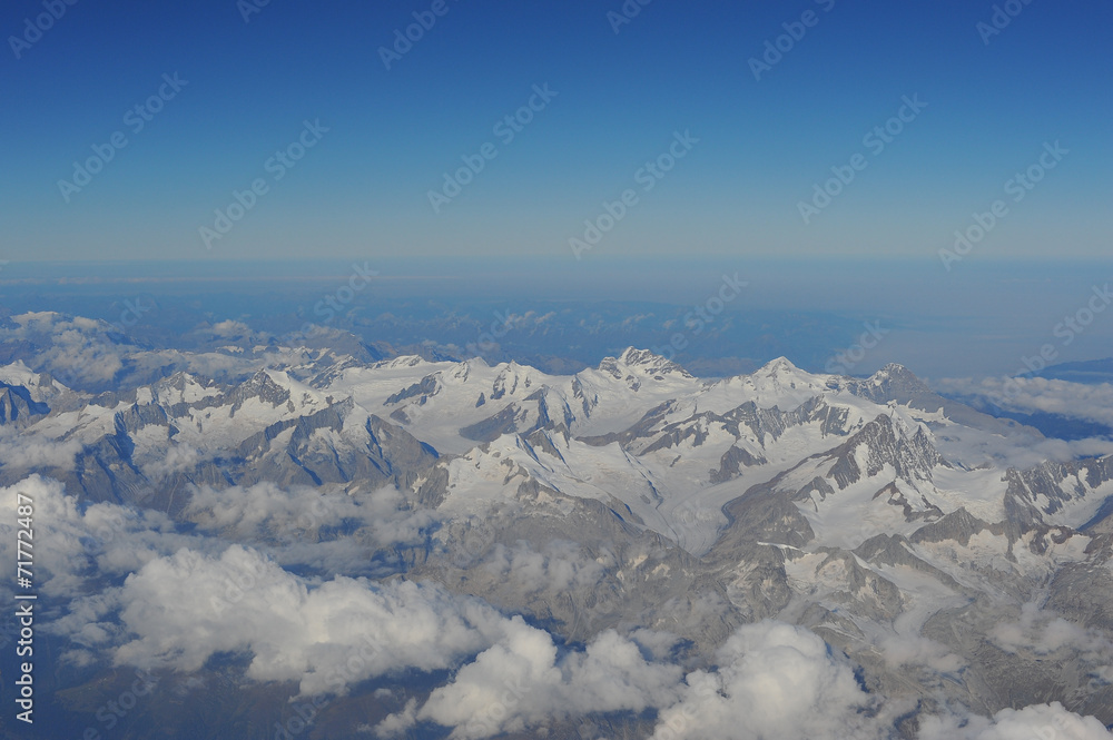 Vista aerea delle Alpi