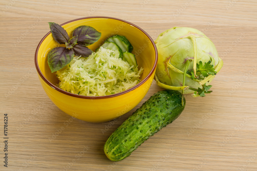 Kohlrabi salad
