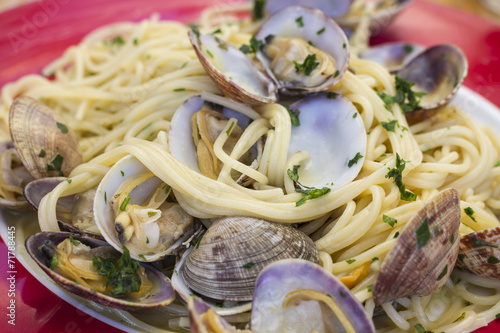 spaghetti with clams