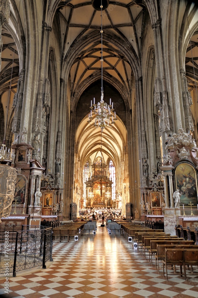 Stephans Dom, Stefans Kirche Wien, innen mit Chor, Orchester