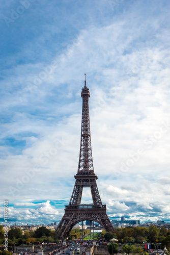 Fototapeta Naklejka Na Ścianę i Meble -  The Eiffel Tower (Le Tour Eifel) as seen from The Trocadero
