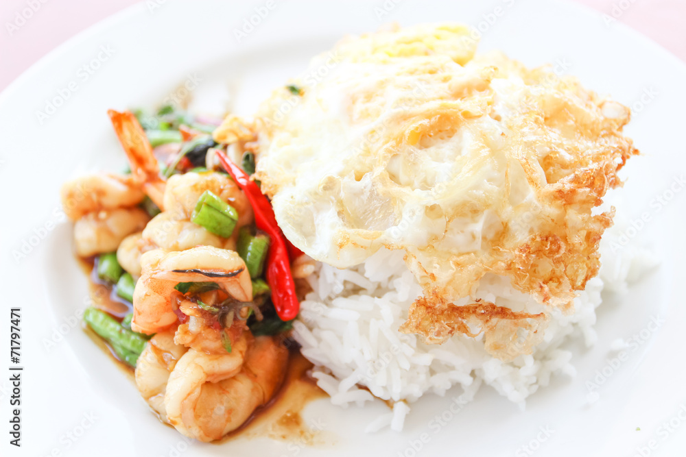 fried basil leave with seafood and white rice