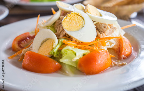 tuna salad with boiled egg