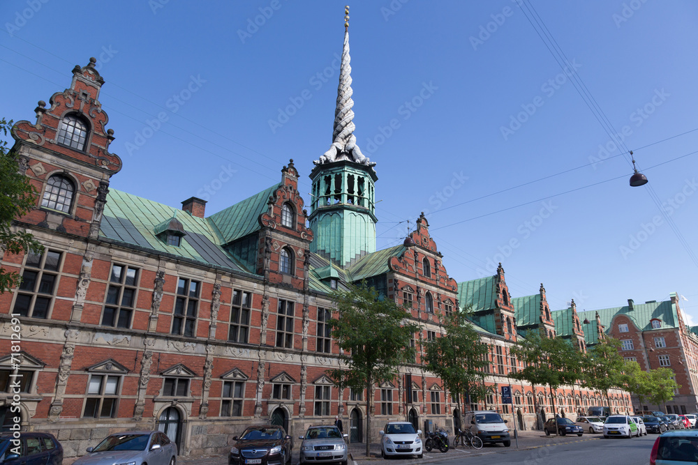 Obraz premium Budynek Giełdy Papierów Wartościowych w Kopenhadze