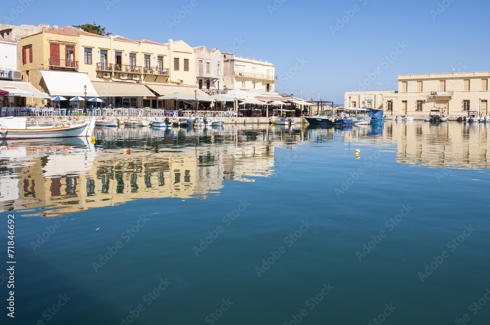 Fototapeta premium Old Venetian Harbor in Rethymno on Crete