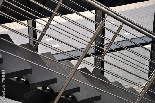 Treppe mit Edelstahlgeländer