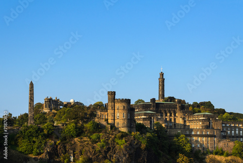 Calton Hill e monumento a Nelson photo