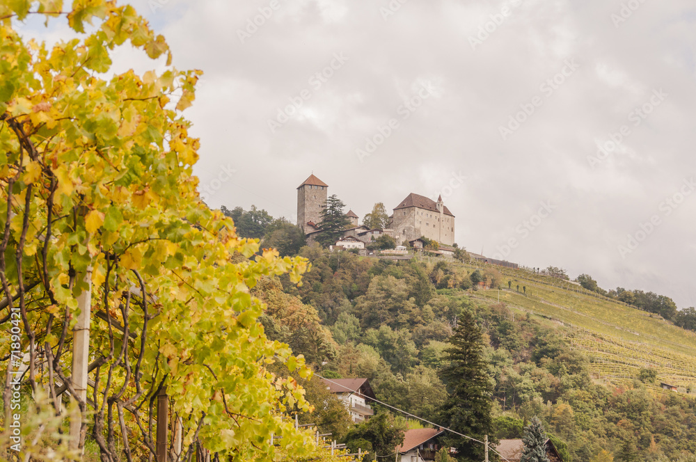 Meran, Vinschgau, Algund, Waalweg, Schloss Tirol, Italien