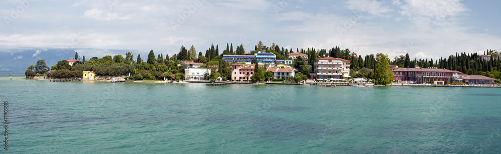 scenic lago di Garda - Sirmione, Italy