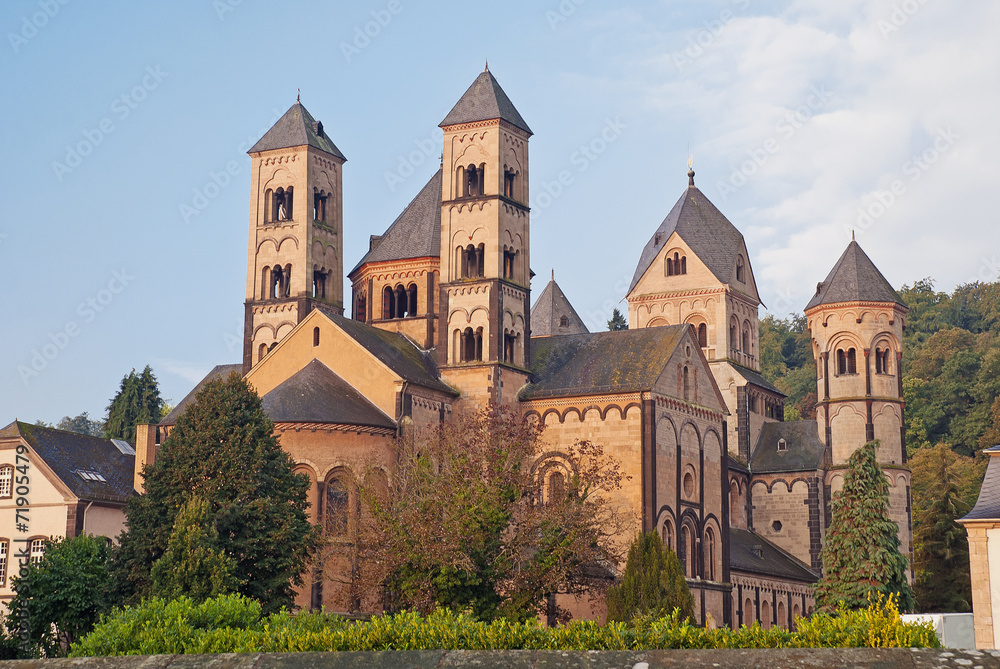 Klosterkirche der Benediktinerabtei Maria Laach in der Eifel