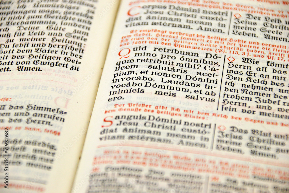 Fototapeta premium gebetbuch aufgeschlagen